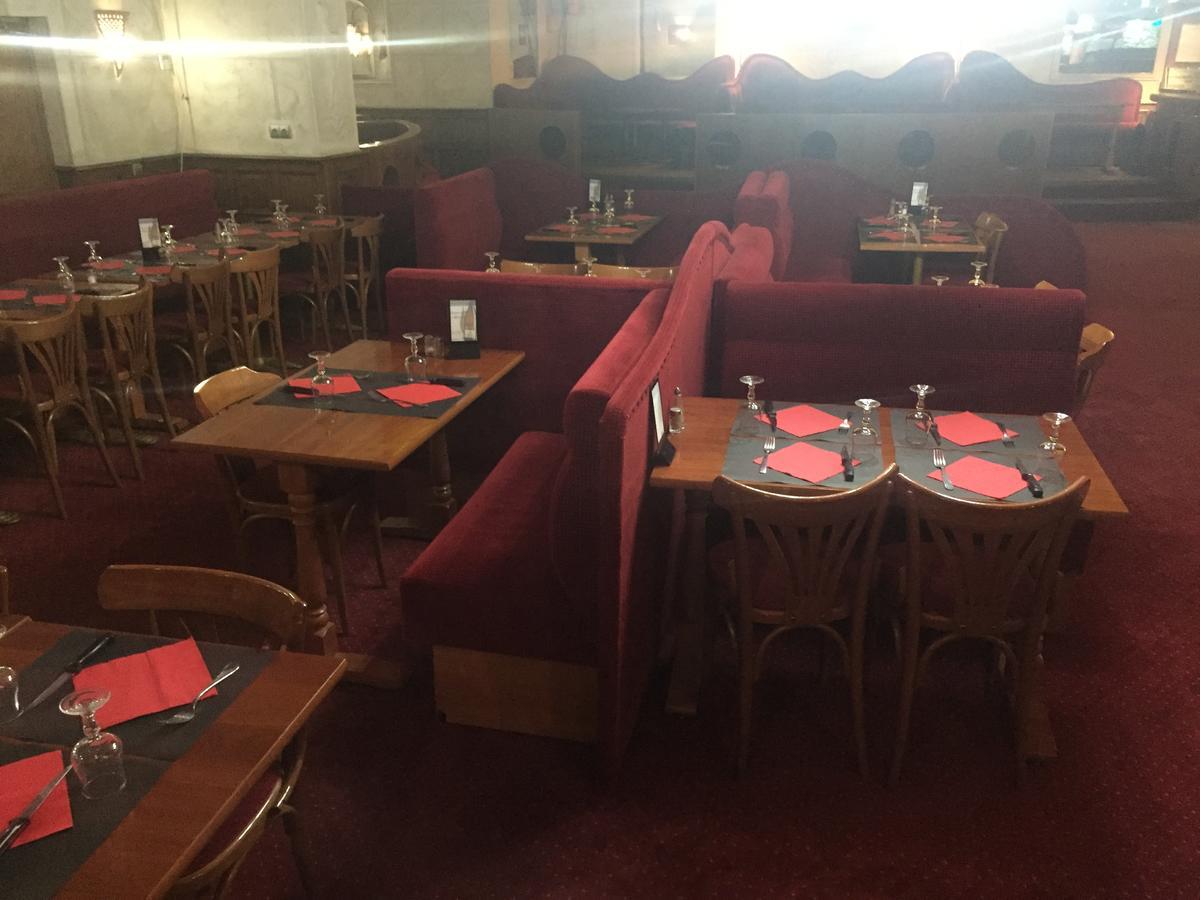 Hotel Restaurant Saint Louis 沙托丹 外观 照片