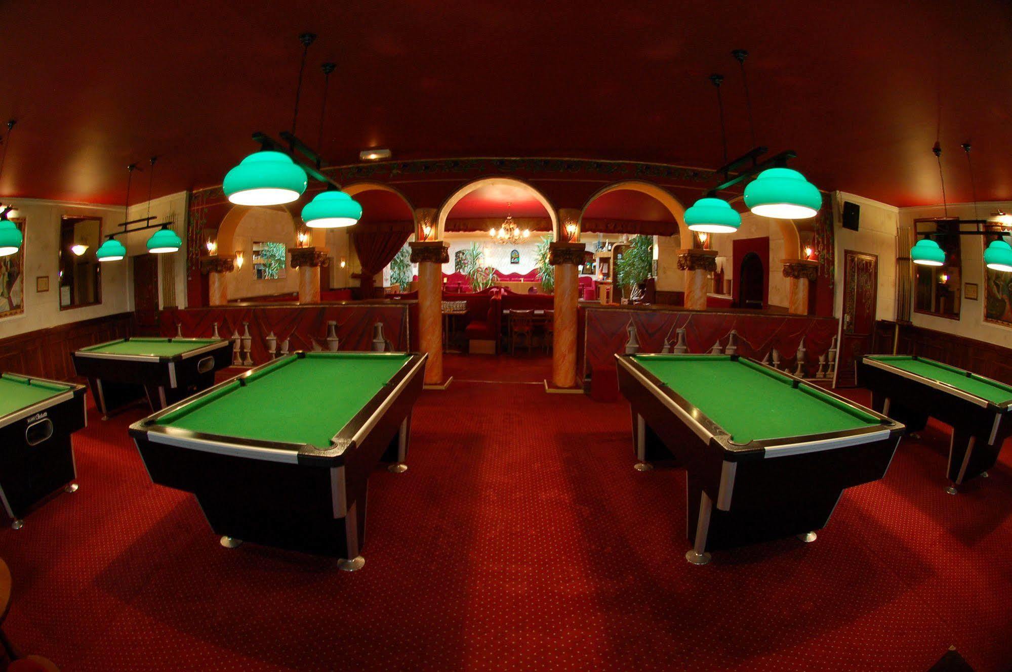 Hotel Restaurant Saint Louis 沙托丹 外观 照片